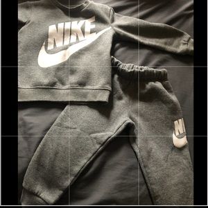 Gray Nike Sweater/ Sweat Pants